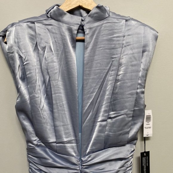 ❗️SOLD❗️Aritzia Babaton Hasek Grey Lavendar Rusched Sleeveless Dress Size 4 - Picture 5 of 10